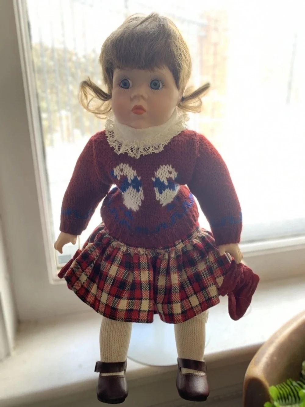 Vintage Heritage Mint 1992 Porcelain Girl Doll, Winter 12” Sweater With Geese